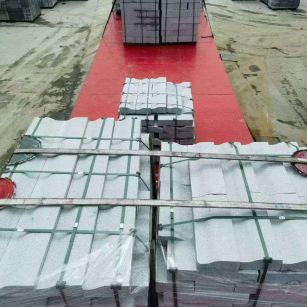 安徽 芝麻白仿形加直形路沿石出货日常