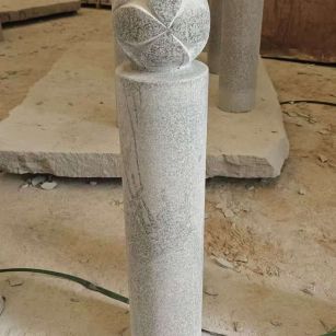 安徽 芝麻白花岗岩石材挡车石柱、停车柱、圆柱挡车柱、方柱挡车柱等