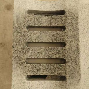 安徽 芝麻白拉丝面花岗岩U型开槽排水槽