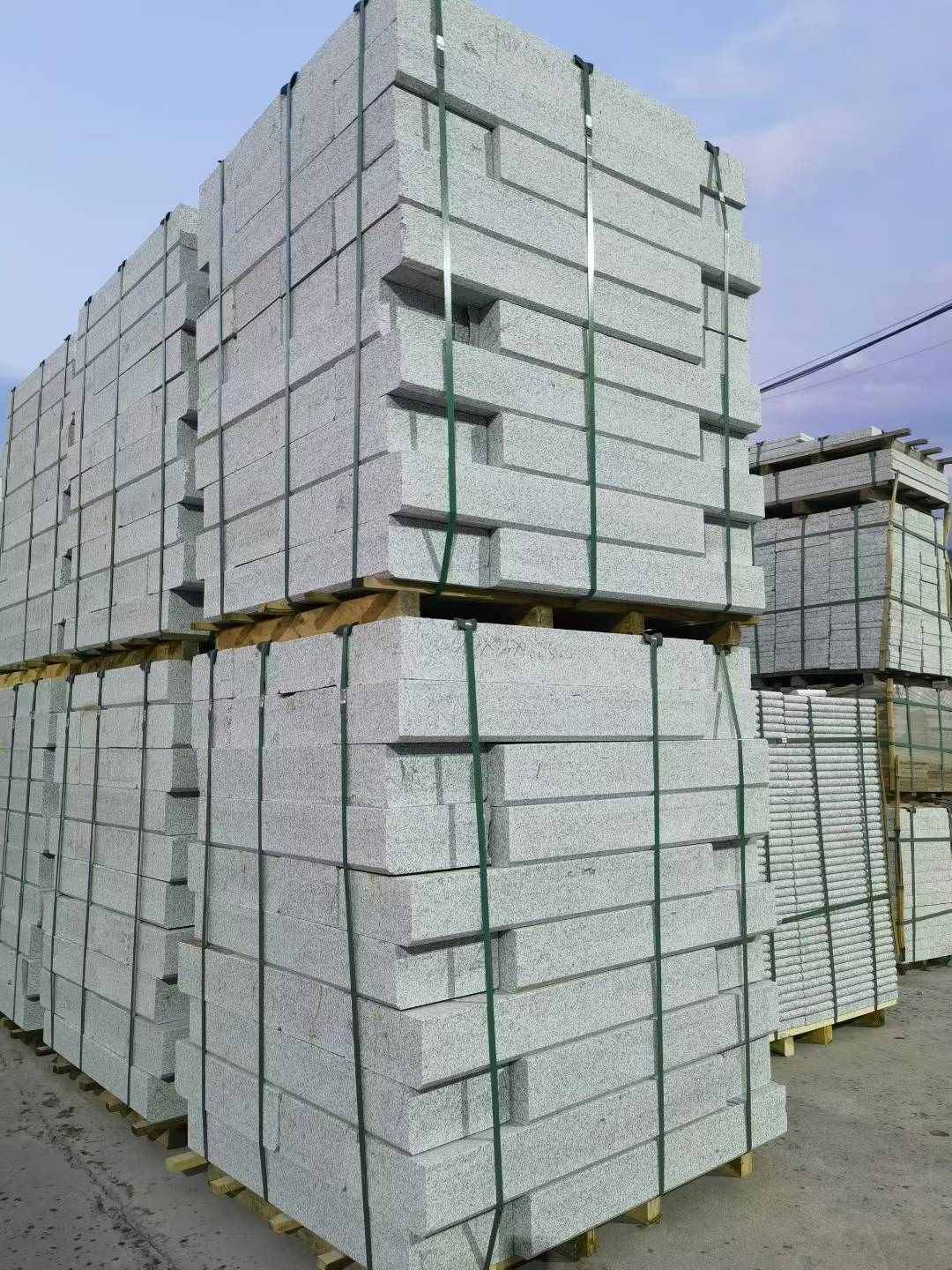 安徽 芝麻白花岗岩路沿石，路缘石，路肩石，道牙，立缘石，马路牙子，街沿石，侧石等