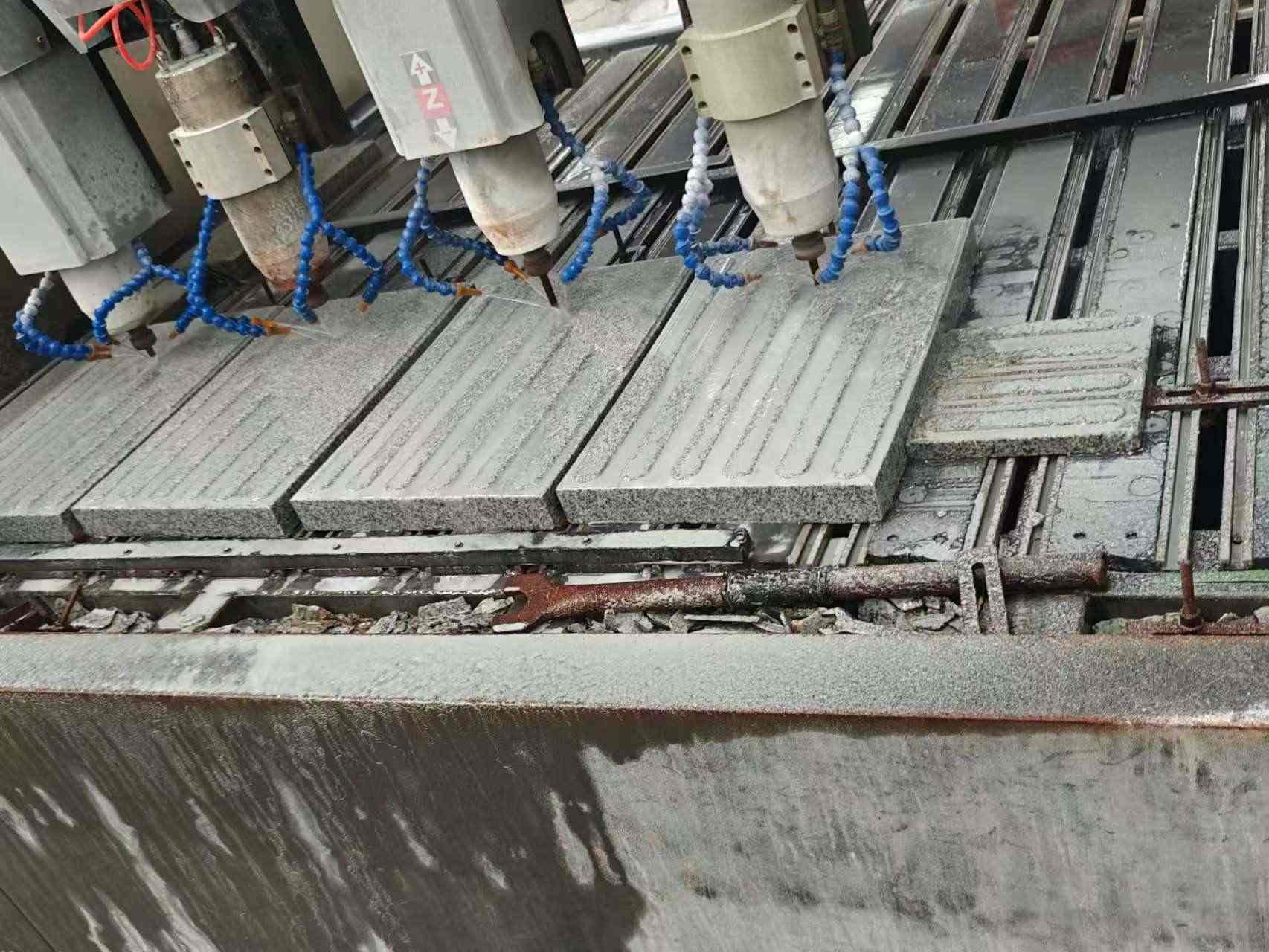 安徽 芝麻白花岗岩荔枝面盲道雕刻