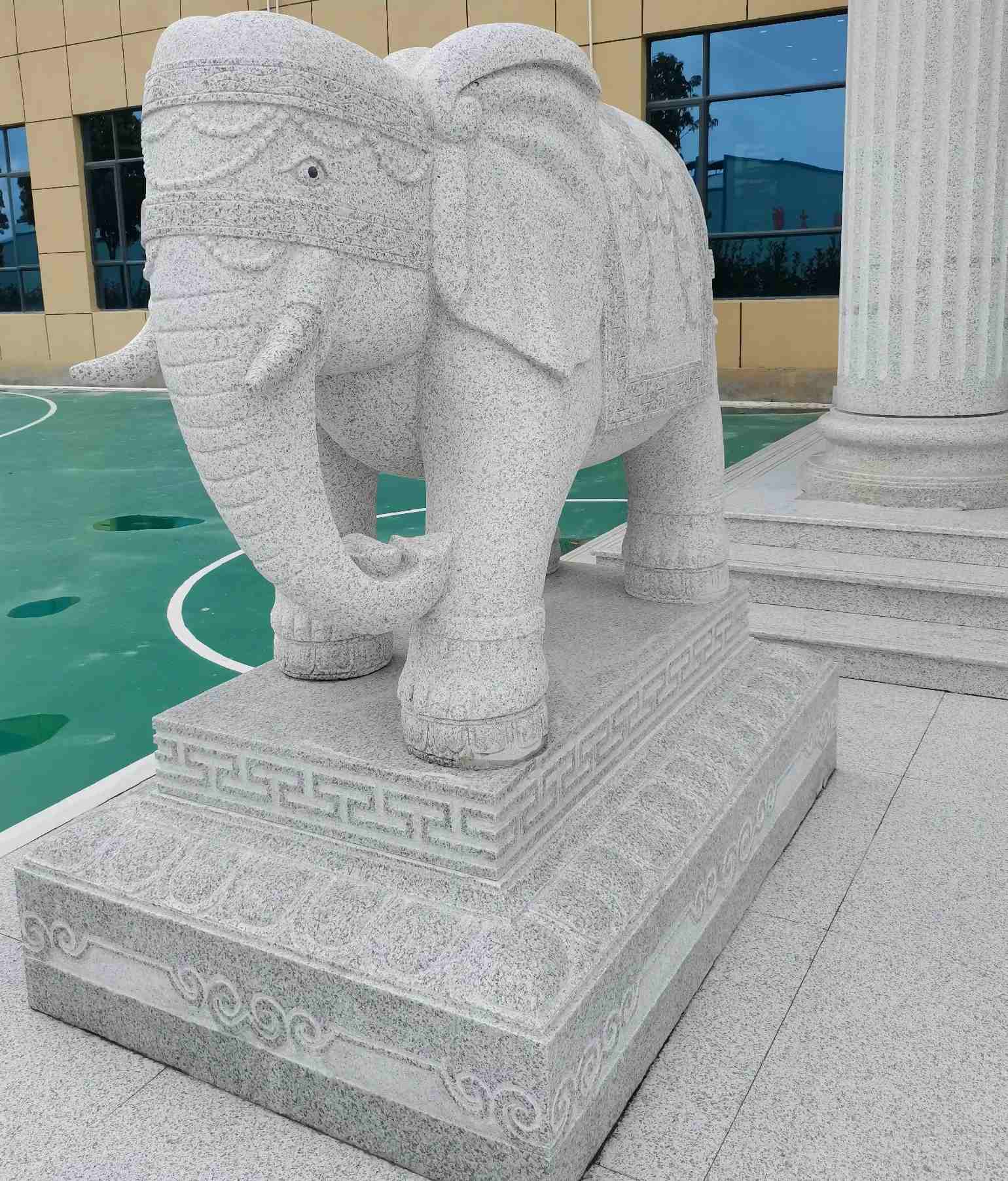 安徽 白麻花岗岩动物异形石雕-大象