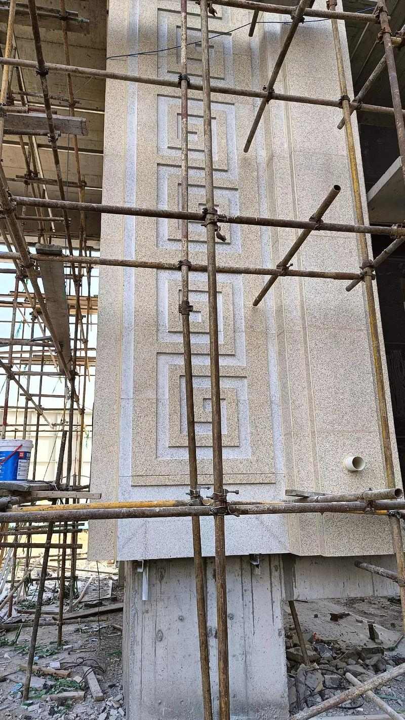 安徽 黄金麻花岗岩别墅外墙干挂回纹造型效果