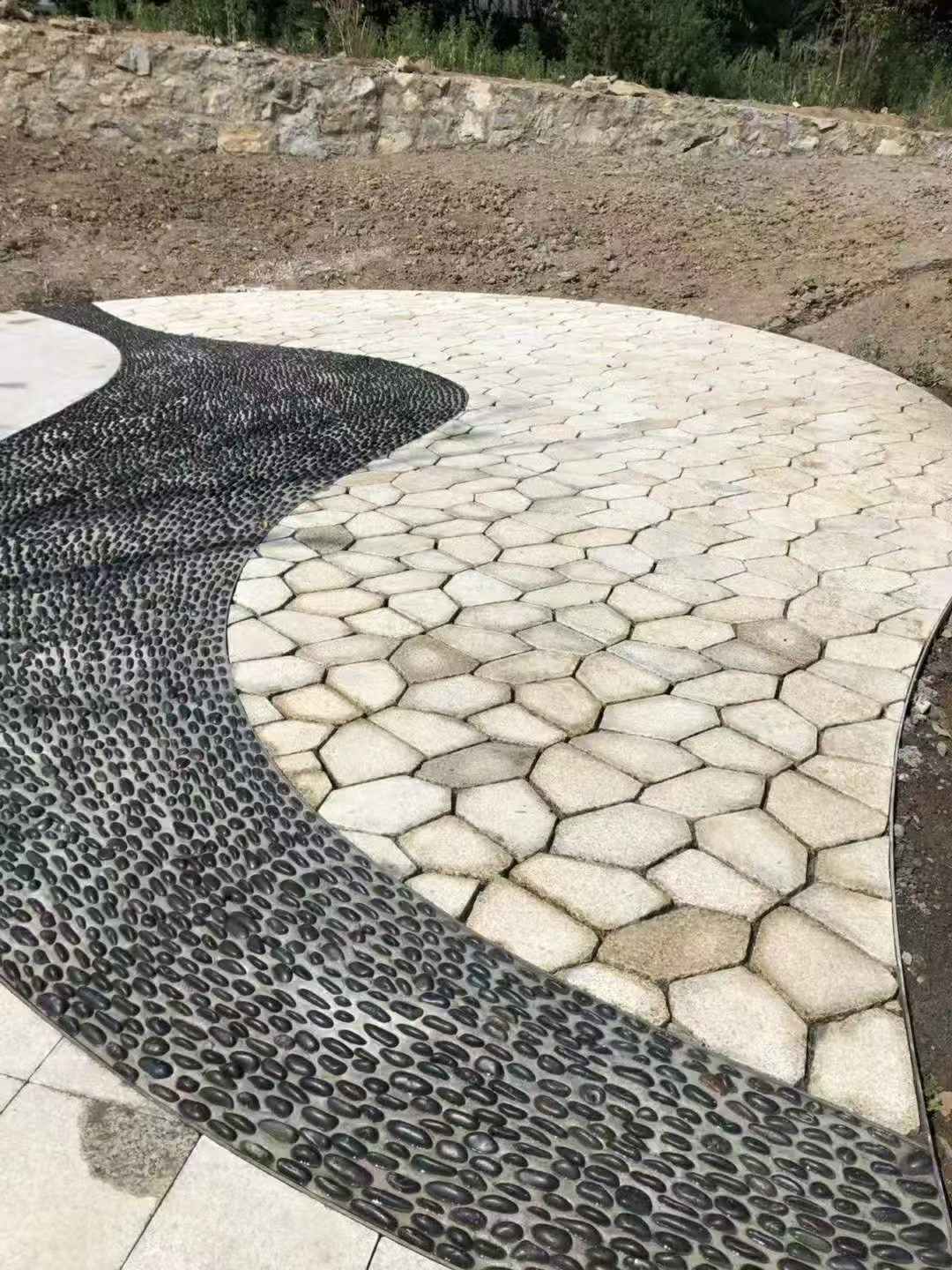 安徽 黄金麻冰裂纹地铺石工地铺装案例