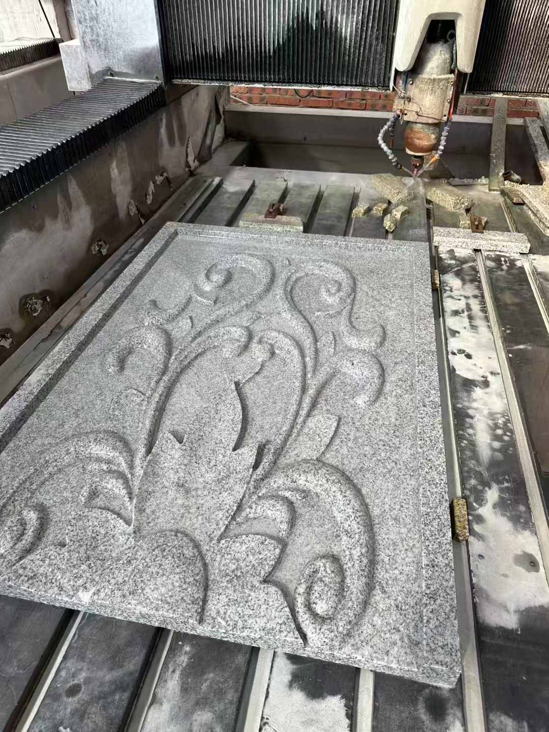 安徽 白麻别墅干挂雕花板