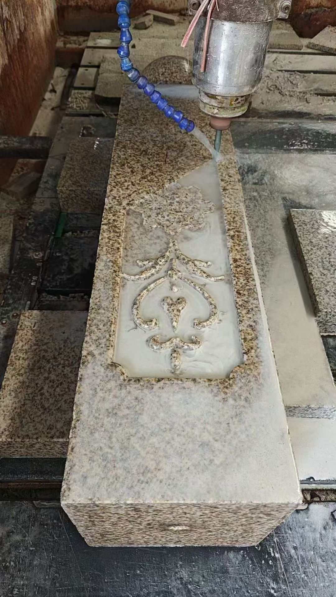 安徽 黄金麻花岗岩异形加工雕刻栏杆大柱