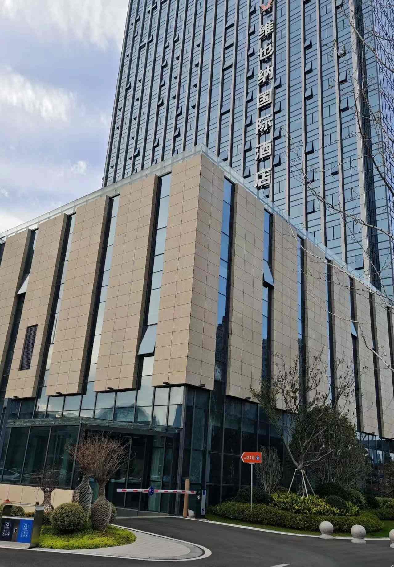 安徽 黄金麻花岗岩外墙干挂