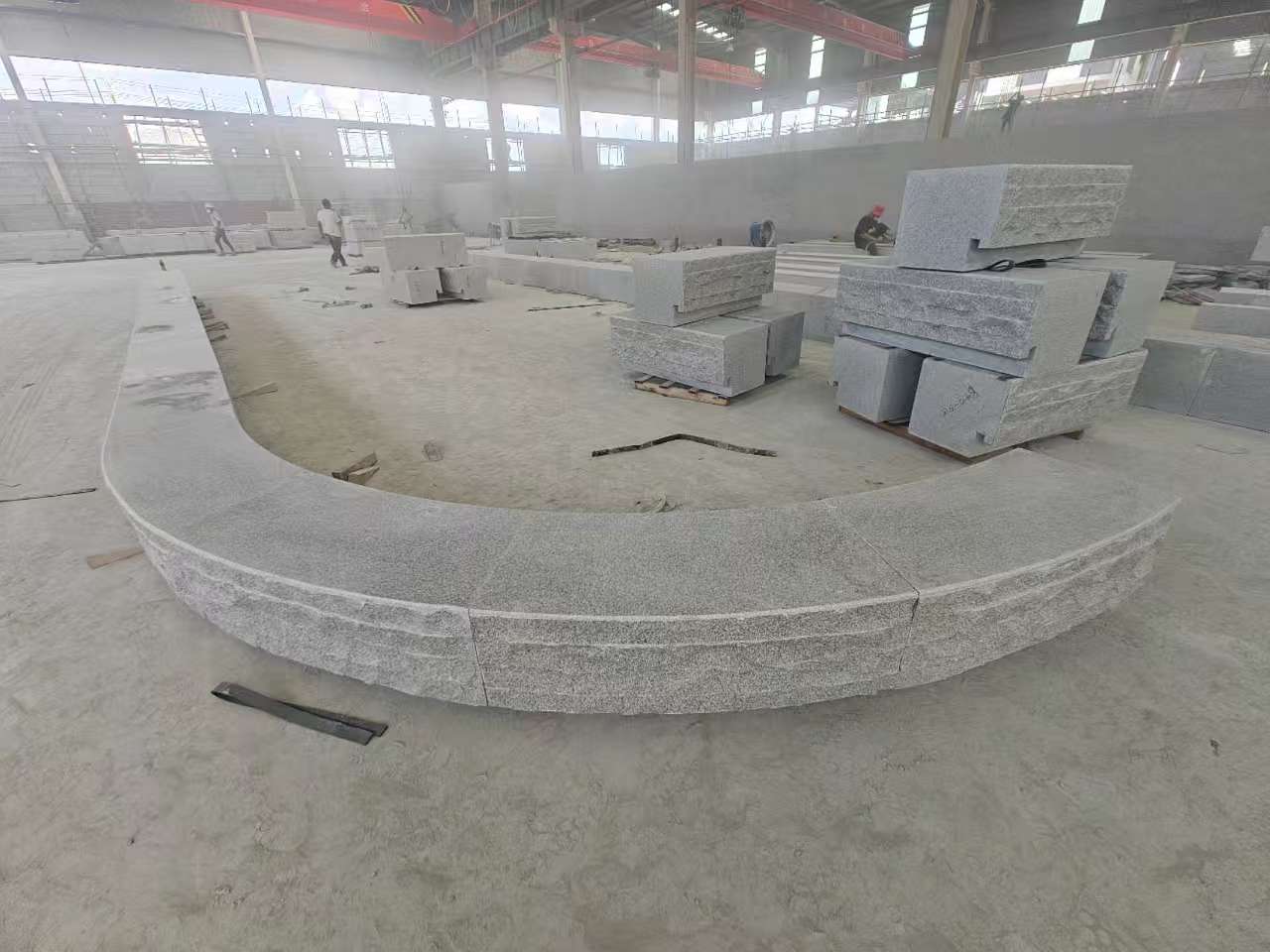 安徽 芝麻白异形坐凳，自然面光面弧形加工