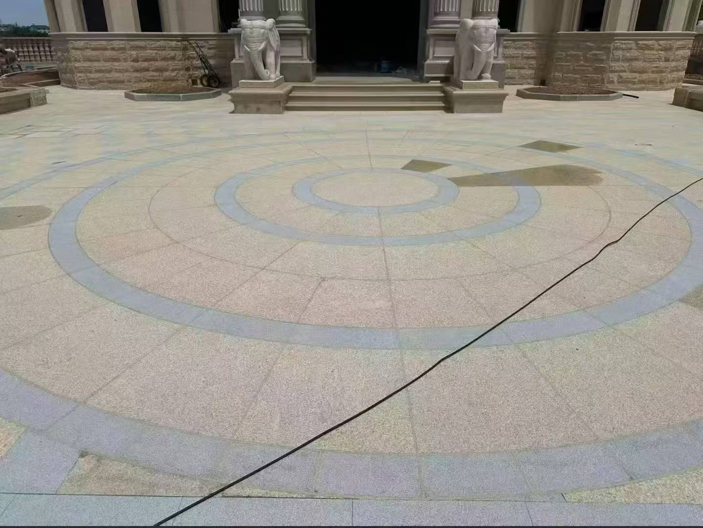 安徽 黄金麻芝麻灰花岗岩石材地铺拼接效果