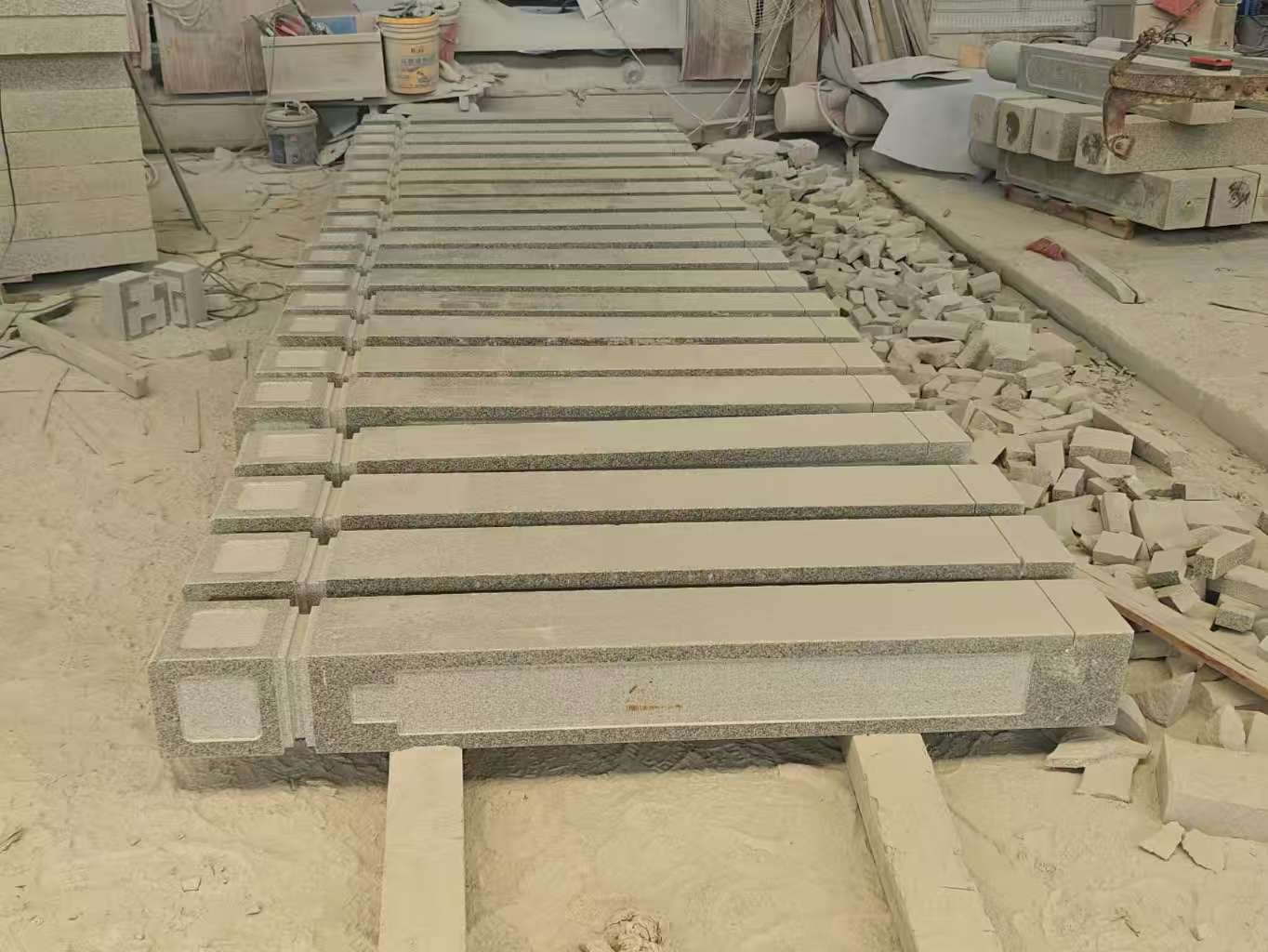 安徽 芝麻白异形加工雕刻-栏杆大柱，方柱