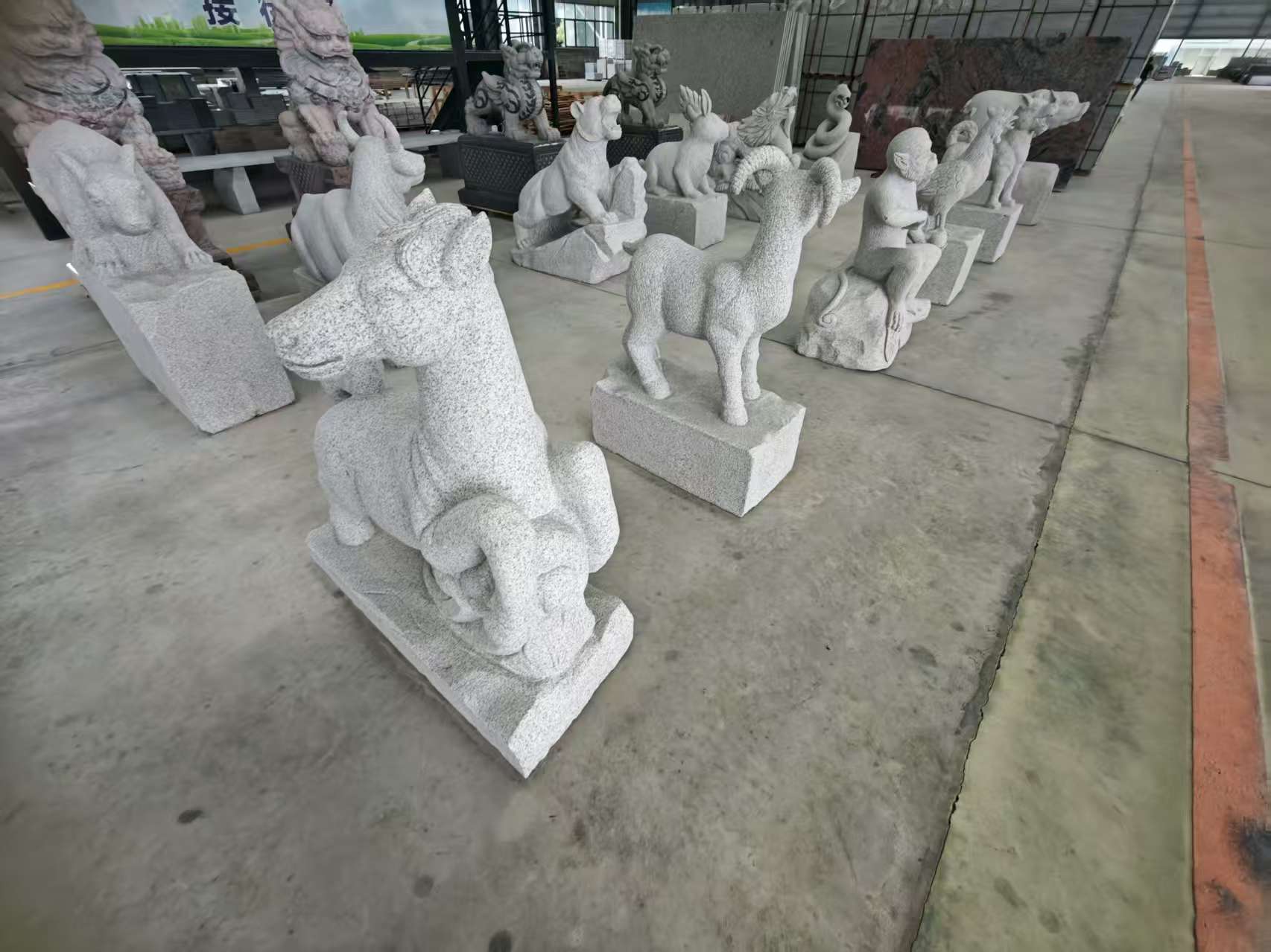 安徽 芝麻白花岗岩造型立体雕刻——十二生肖